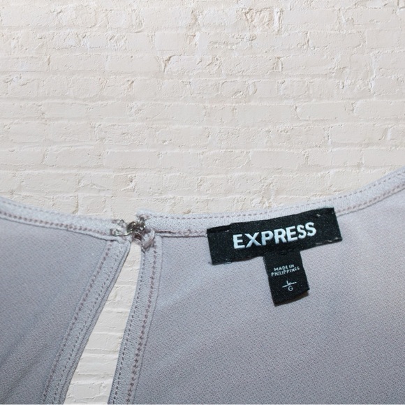 Express Short Sleeve Blouse - Picture 5 of 5